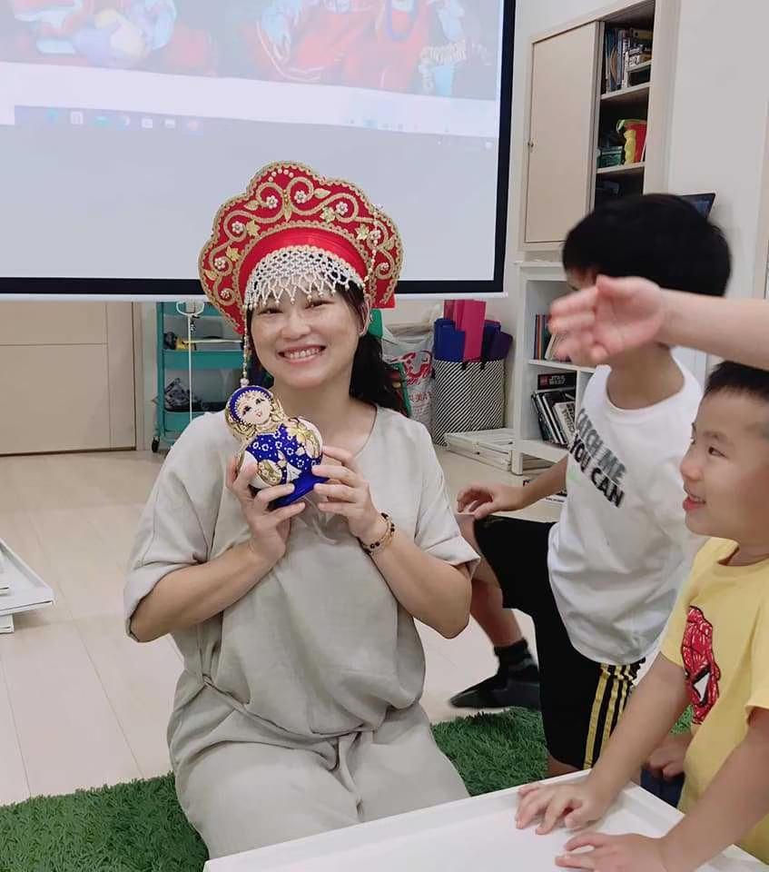 Laras Workshop über Russland kam bei Groß und Klein gut an und ist eines der beliebtesten Kurse! (Foto: Lara Tseng)