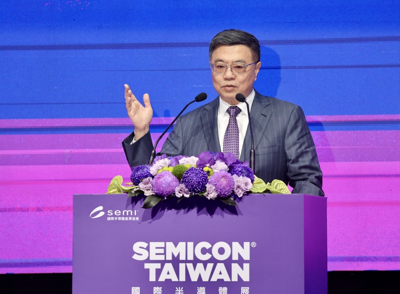Heute wurde die SEMICON Taiwan 2024 eröffnet. An der Eröffnungsfeier haben neben schätzungsweise 85.000 Besuchern aus 56 Ländern auch Premierminister Cho Jung-tai (卓榮泰) und Wirtschaftsminister Kuo Jyh-Huei (郭智輝) teilgenommen. (CNA)