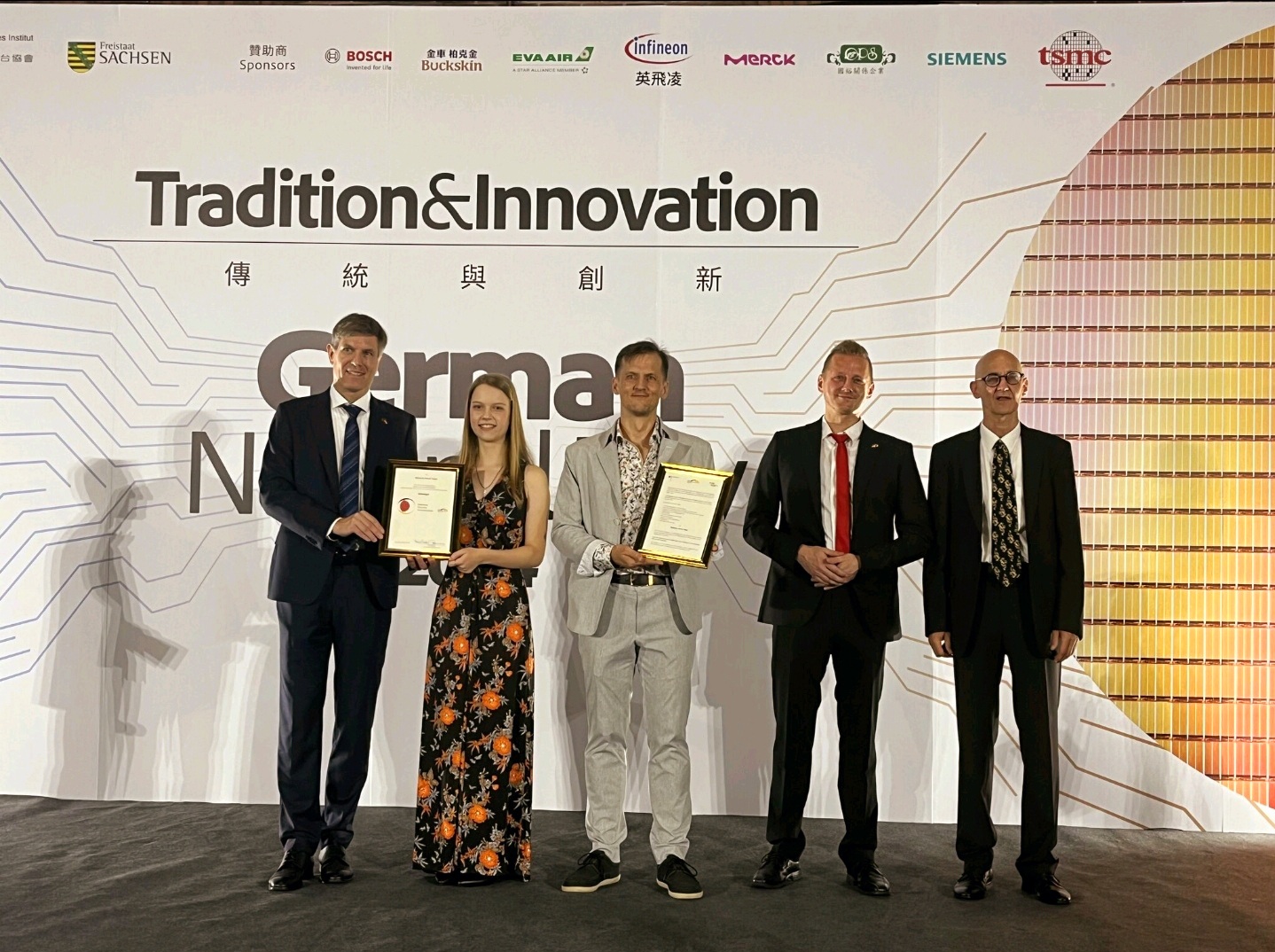 Die Deutsche Schule Taipei wurde heute im Rahmen der Feierlichkeiten zum Tag der Deutschen Einheit mit dem Gütesiegel "Exzellente Auslandschule" ausgezeichnet. (Foto: Andreas Hilsbos)