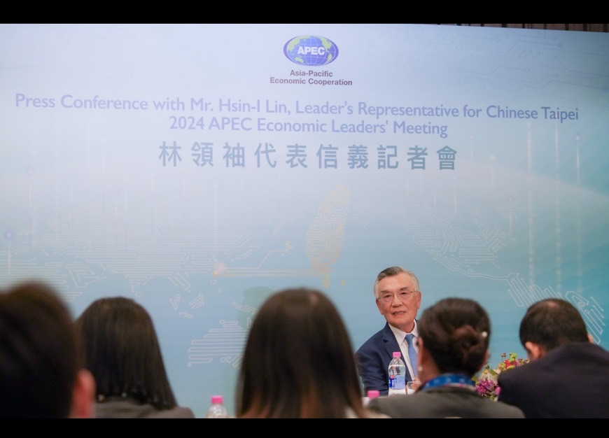 Lin Hsin-i bei der Pressekonferenz (Foto: Präsidialamt)
