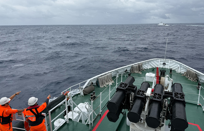 Ein Schiff der taiwanischen Küstenwache beobachtet Bewegungen chinesischer Schiffe (Foto: CNA)
