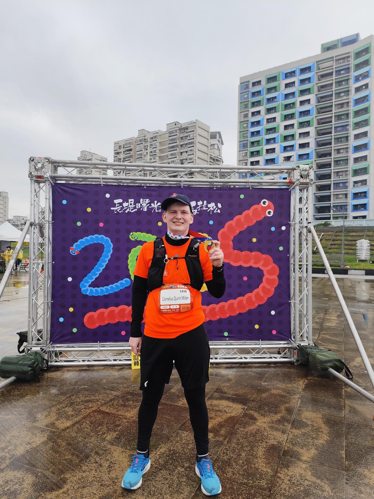 Cornelius nahm am 1. Januar 2025 am Neujahrs-Marathon in Taipei teil. (Foto: privat)