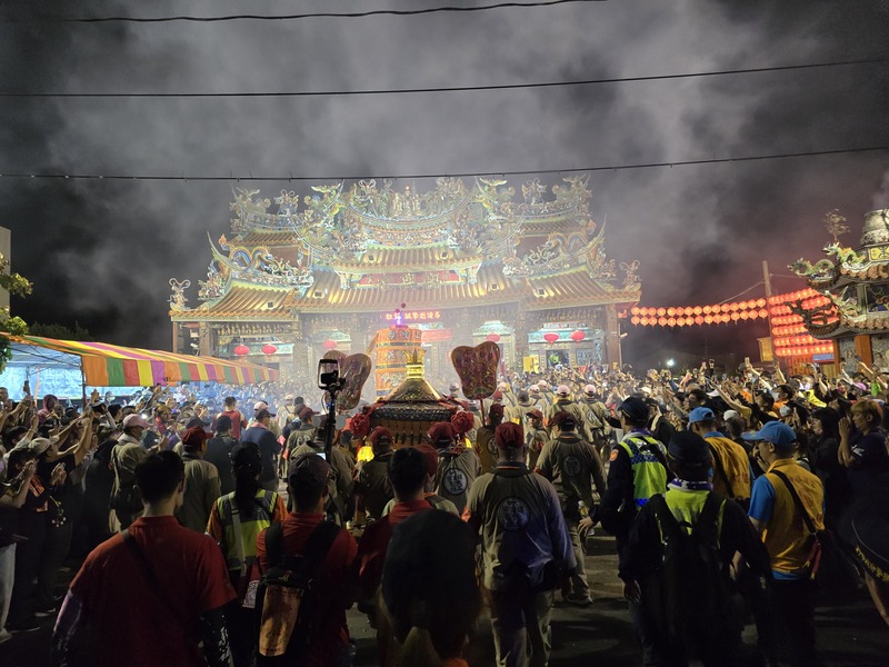 Die Mazu-Prozession des Dajia Jenn Lann Tempels in Taichung, Mittel-Taiwan, begann in diesem Jahr am 4. April. Zahlreiche Mazu-Gläubige folgen der neun Tage langen Prozession. (Bild: CNA)