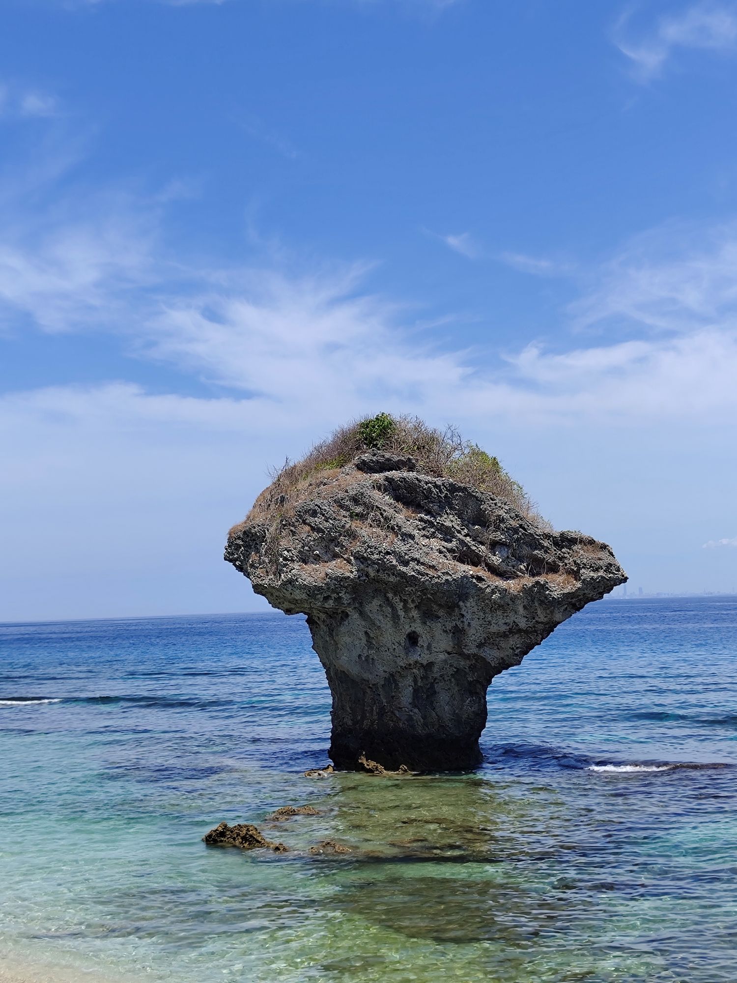 Felsformation 'Vase' an der Küste der Insel Xiaoliuqiu (Foto: Frederik Springmann)