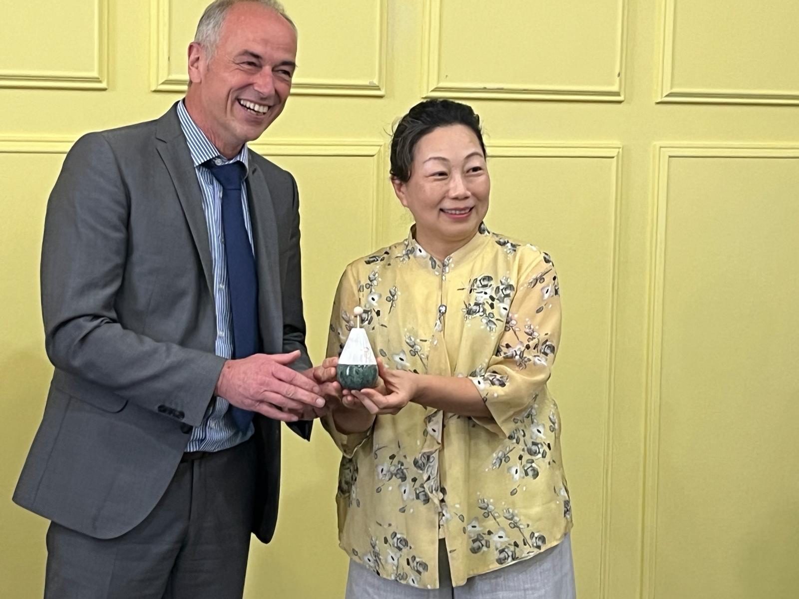 Und nochmal Geschenke... (Foto: Jürgen Kegelmann)