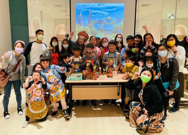 Die Reihe "Entdecke Russland" war bei Groß und Klein ein voller Erfolg und ist das beliebteste Länderworkshop. (Foto: Lara Tseng)