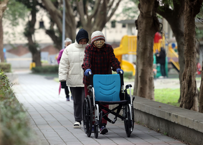 Ältere Menschen sidn stärker auf öffentliche Räume angewiesen als Erwerbstätige, um dort am gesellschaftlichen Leben der Stadt teilzuhaben und ihre sozialen Kontakte zu pflegen. (CNA)