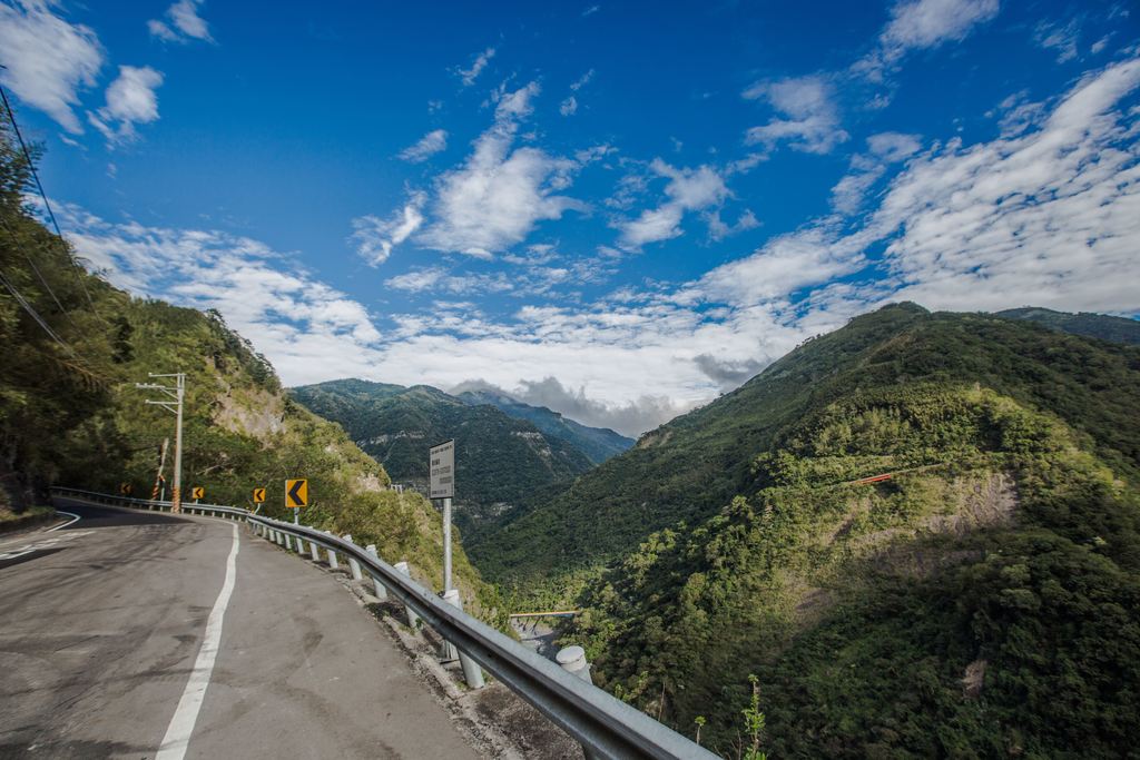 Für Radfahrer eine echte Herausforderung - die Straßen durch das Gebirgsmassiv