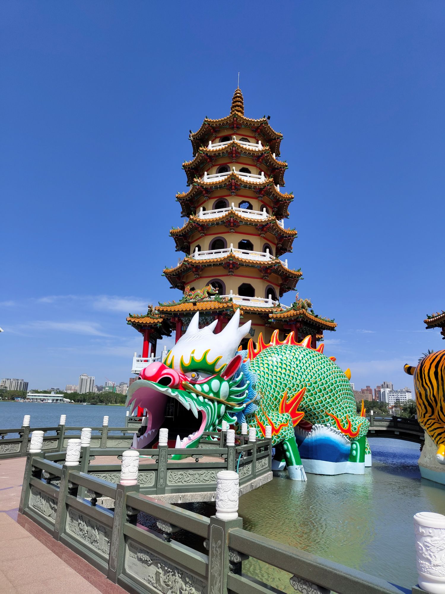 Der Lutus-See in Kaohsiung (Foto: Frederik Springmann)