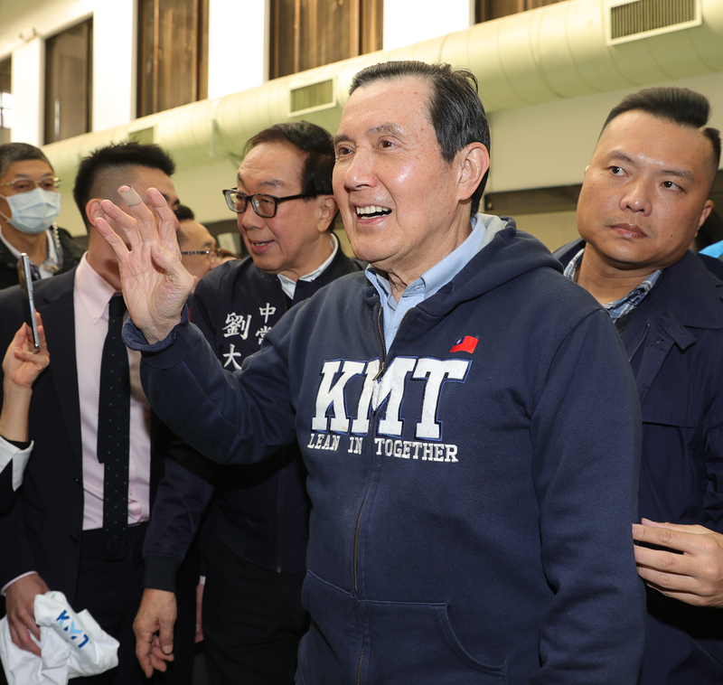 Former President Ma Ying-jeou (front). (Photo: CNA)