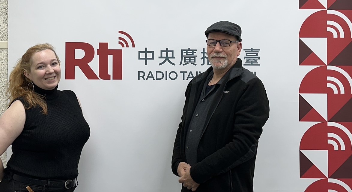 Tobie Openshaw (right) joining and Amanda Stephens in Rti Studios. (Photo: Joey Chou)