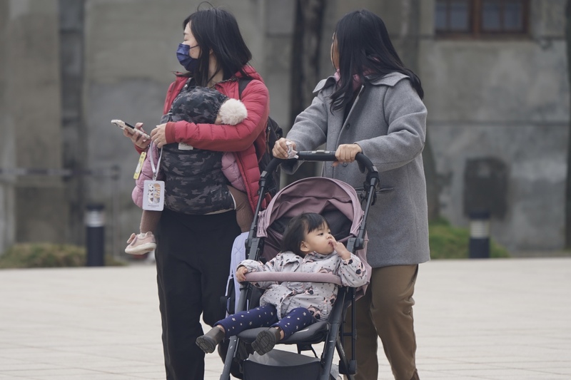 At the end of 2024, Taiwan's total population stood at 23,400,220, reflecting a decrease of 20,222 from the previous year. (Photo: CNA)