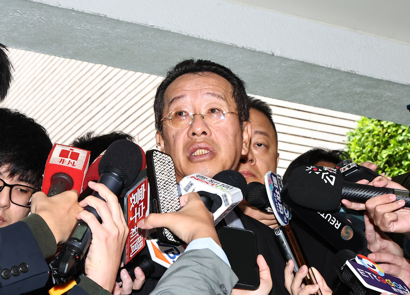 Defense Minister Wellington Koo provided additional details on Taiwan's response to China's joint military drills at the Legislature on Tuesday. (Photo: CNA)