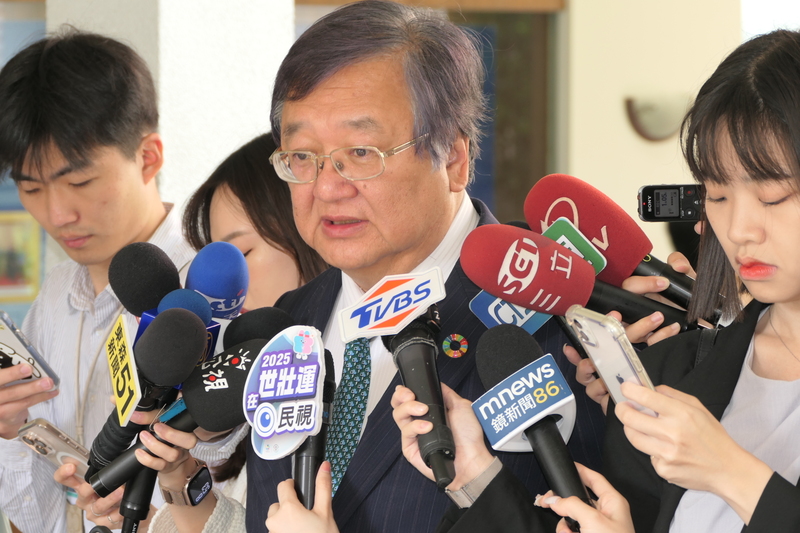 Responding to US President Donald Trump's threat to enact reciprocal tariffs on pharmaceutical drugs, Health Minister Chiu Tai-yuan assured the public the ministry is prepared to ensure domestic access to medicines. (Photo: CNA)