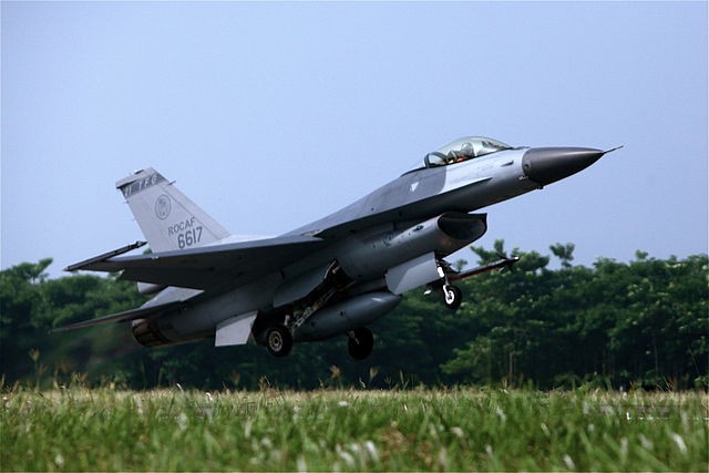 Un F-16 de l'armée de l'air de la ROC-Taiwan (image Wikimedia Commons)