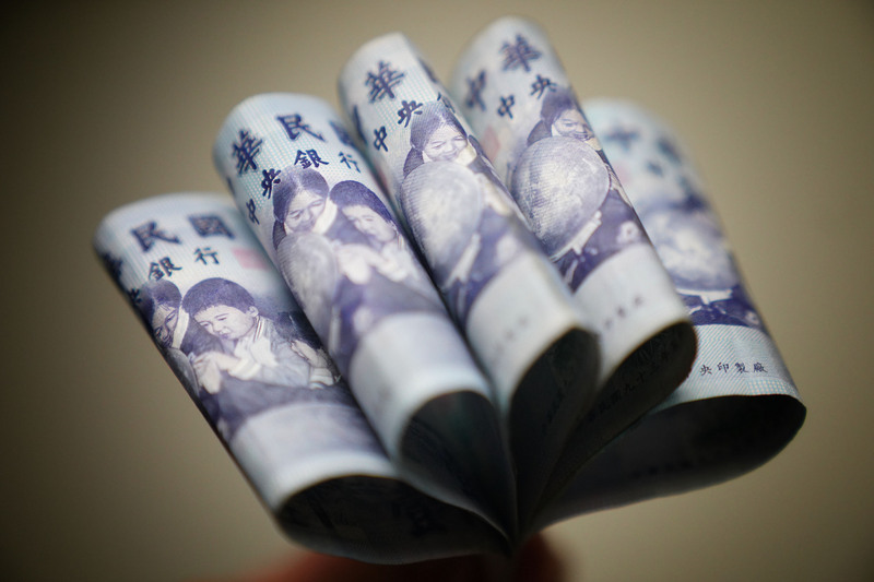 Billets de banque de 1000 dollars taiwanais (Image : archive CNA)