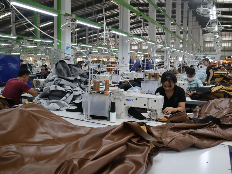 Les travailleurs migrants en provenance du Viêt Nam travaillent souvent dans l'agriculture, dans les usines ou comme aides à domicile. (photo : CNA)