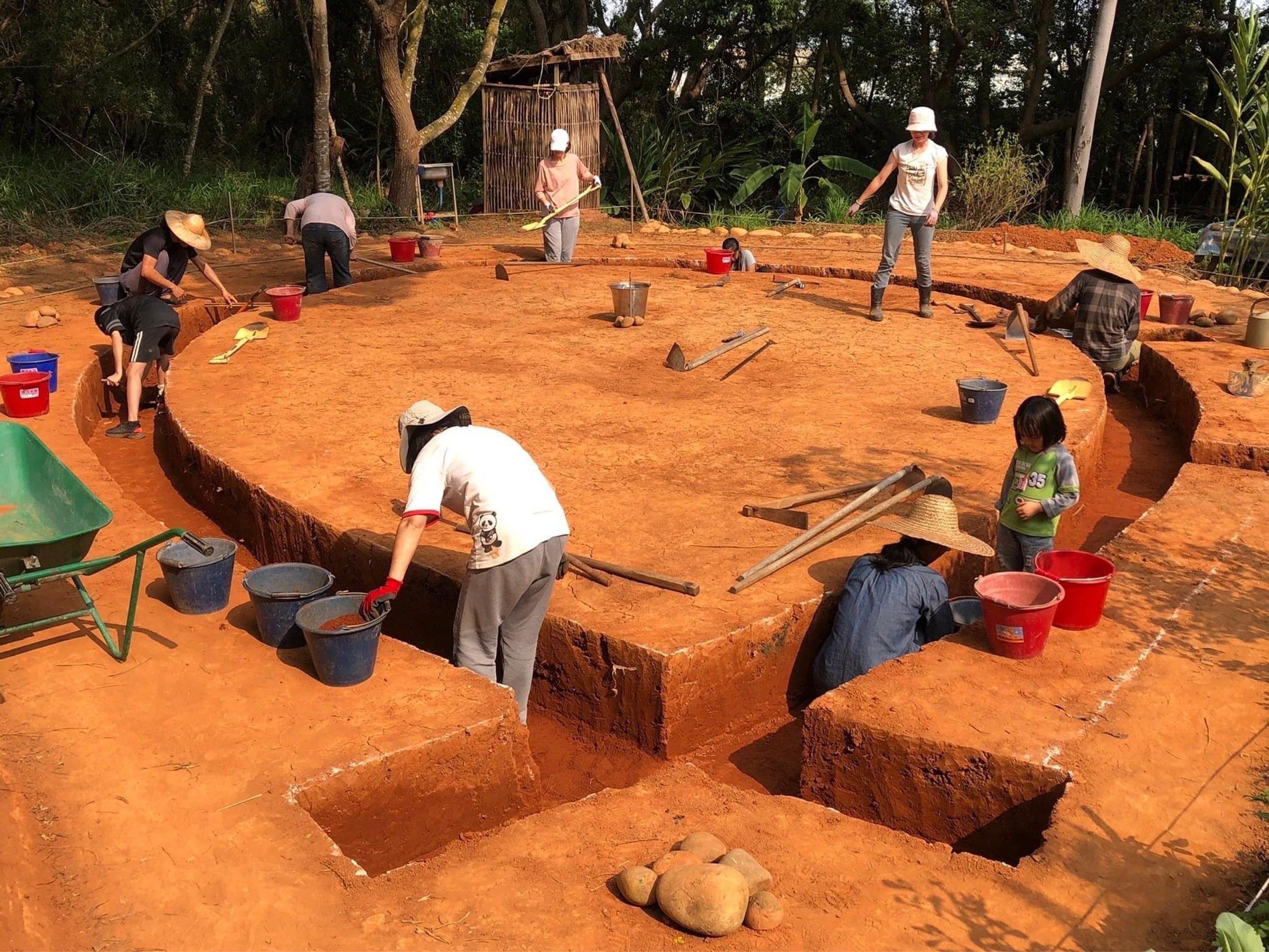 La construction des fondations © 自然心地