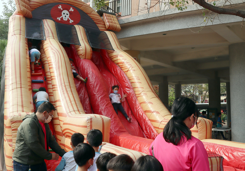 Une école à Kaohsiung célèbre la fête des enfants (Photo CNA)