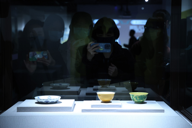 Les objets cassés et restaurés au Musée national du Palais (Photo CNA)