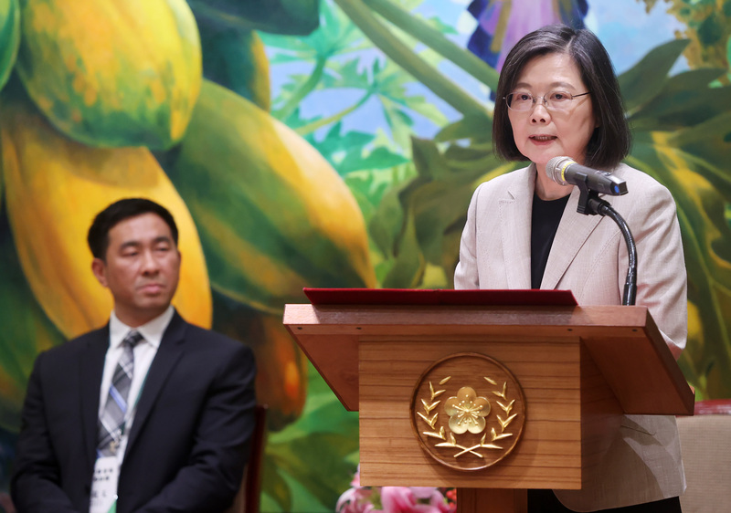 La Présidente Tsai Ing-wen (蔡英文) a reçu aujourd’hui la Chinese Consolidated Benevolent Association of Washington (photo CNA)