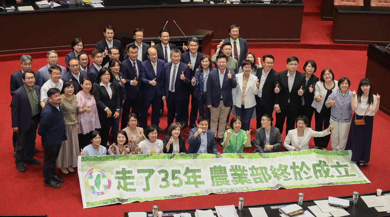 La création du ministère de l'agriculture, approuvée par le Yuan législatif (photo) aujourd'hui, est un nouveau jalon pour le mouvement des droits des agriculteurs (photo CNA)