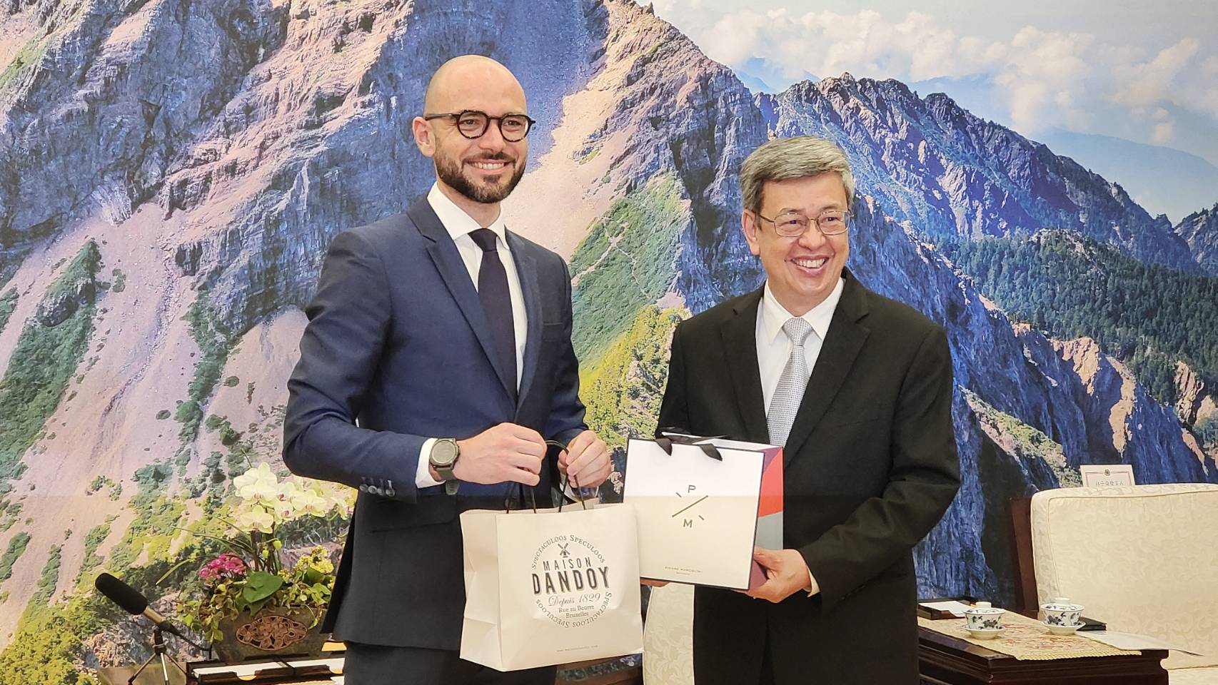 Le Premier ministre Chen Chien-jen reçoit une délégation belge dirigée par Julien Uyttendaele (photo : 王韋婷)