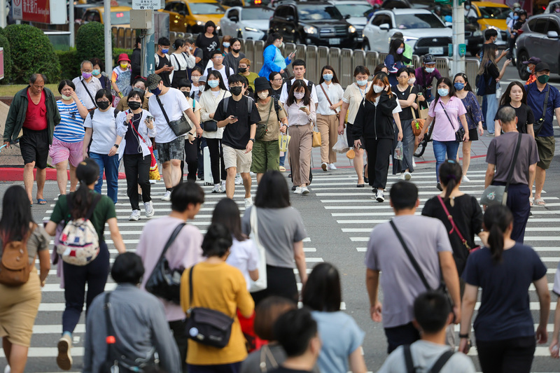 Foule près de la gare centrale, à l'heure de la sortie du travail (photo CNA)