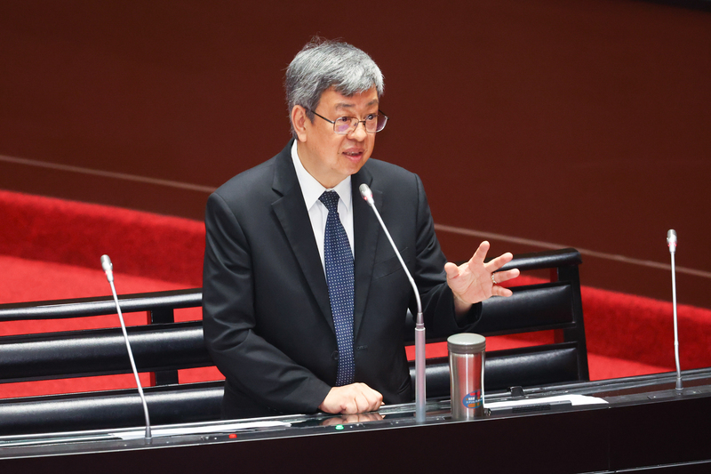 Le Premier ministre interrogé au Yuan législatif notamment sur les escales aux USA du vice-Président Lai Ching-te (photo CNA)