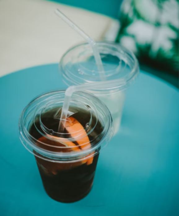 Tainan interdira les gobelets en plastique le 1er octobre (Image : Kevin Lehtla/Unsplash)