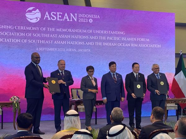 Un protocole d'entente a été signé la semaine dernière entre l'ASEAN et de Forum des îles du Pacifiques (FIP) en marge du sommet de l'ASEAN qui s'est tenu du 5 au 7 septembre dans la capitale indonésienne (Image : Forum des îles du Pacifiques)