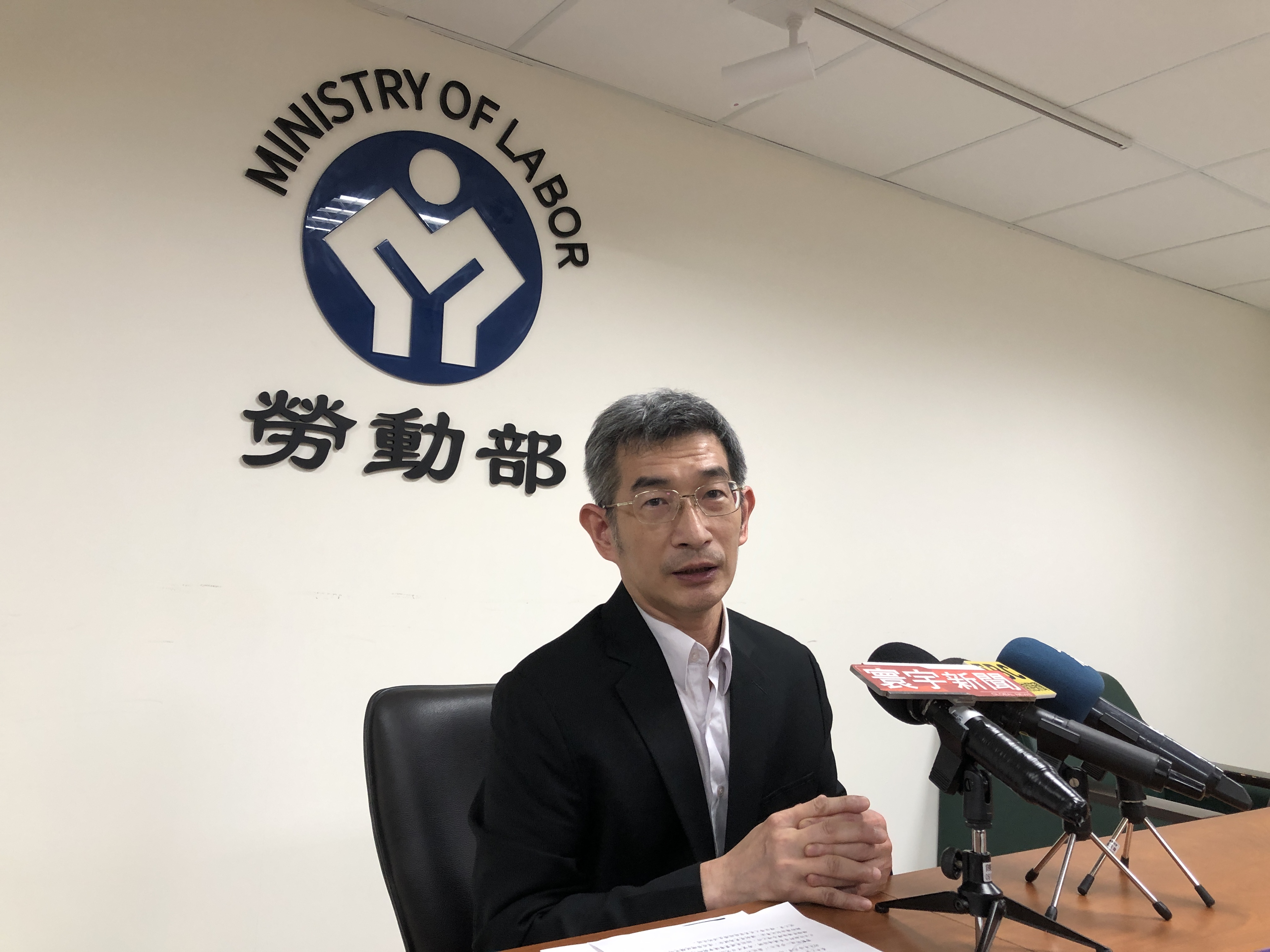 Huang Wei-chen, directeur du département des conditions de travail et de l'égalité à l'emploi au sein du ministère du Travail (Image : RTI)