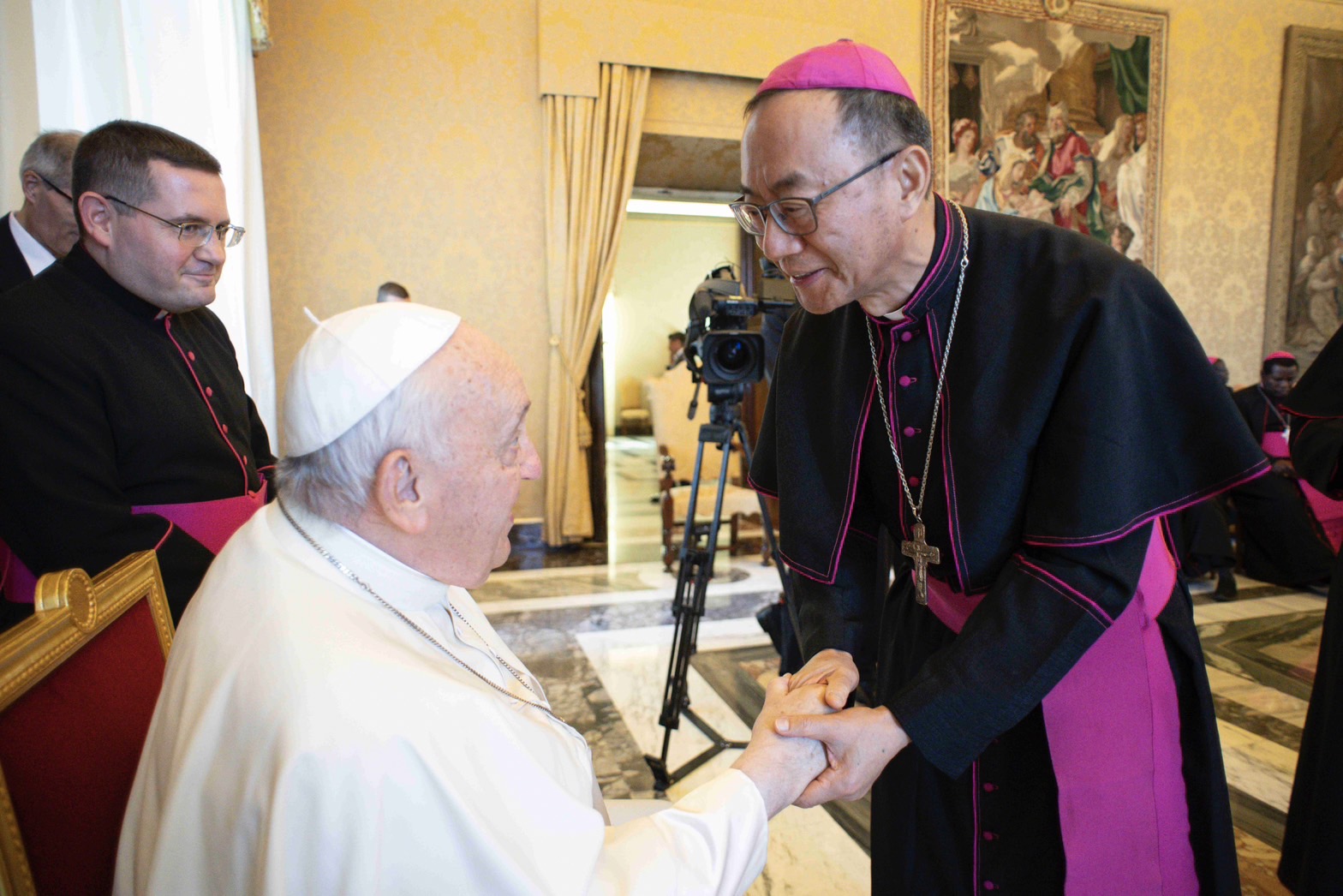 Le premier évêque autochtone de Taïwan rencontre le pape François à Rome (FB de l'ambassade taïwanaise au Vatican)