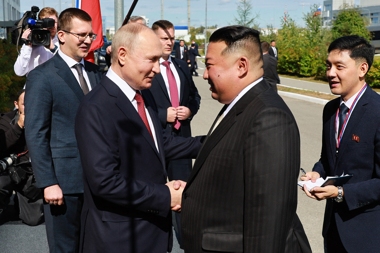 Kim Jong-Un rencontre Vladimir Poutine en Russie en 2023 (Image : AFP)