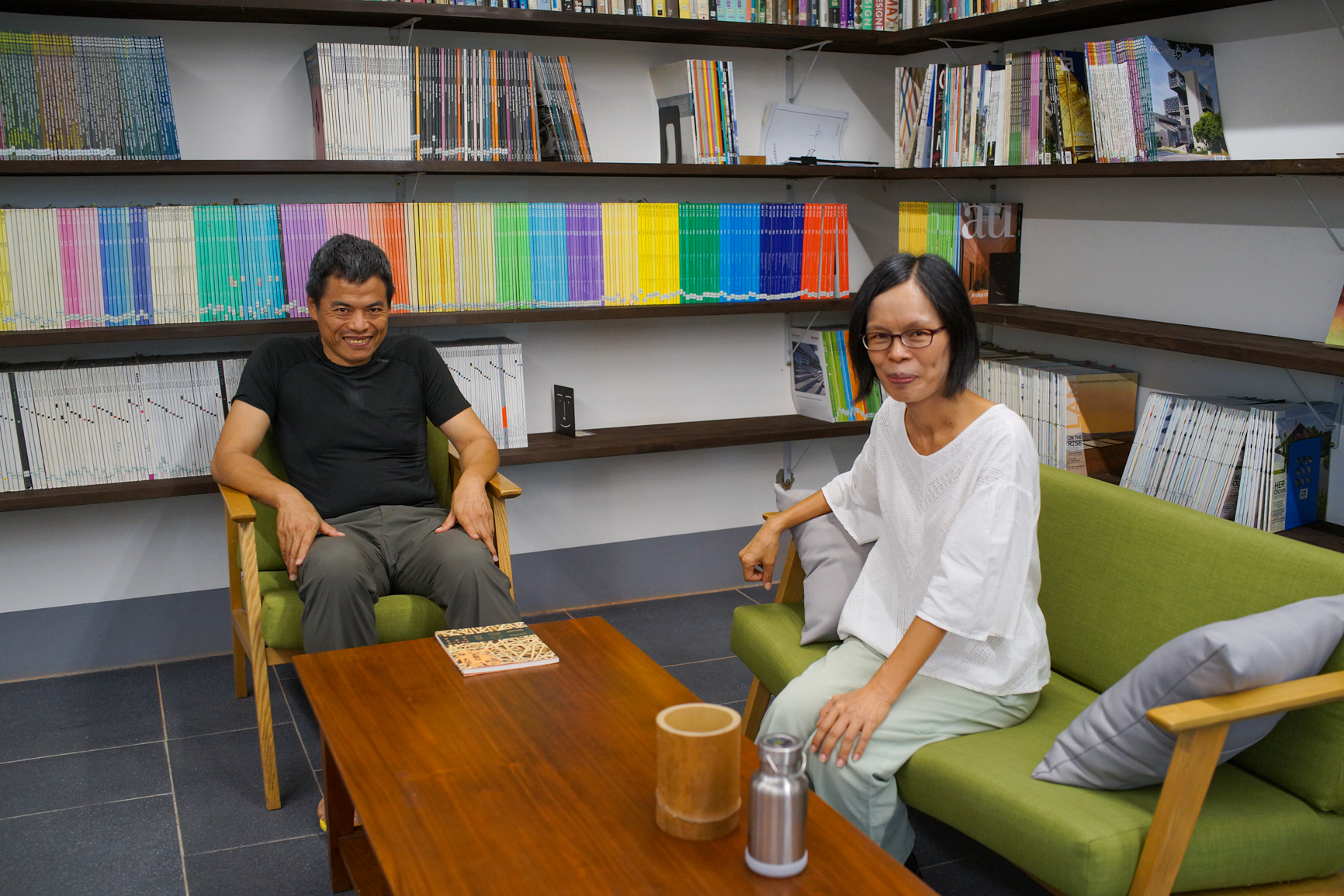 Les architectes Gan Ming-yuan (甘銘源) et Li Lu-chih (李綠枝), fondateurs de l'agence d'architecture Dazang (D.Z. 大藏) qui a souvent construit en bambou ces dix dernières années (photo : Sasa)