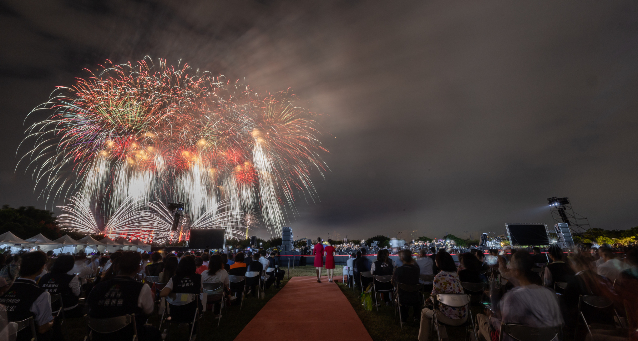 Feu d'artifice du Double-Dix à Taichung (photo, bureau présidentiel)