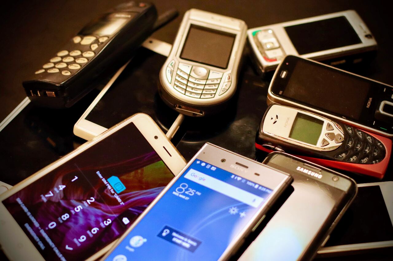 Téléphones portables (photo d'illustration, Unsplash)