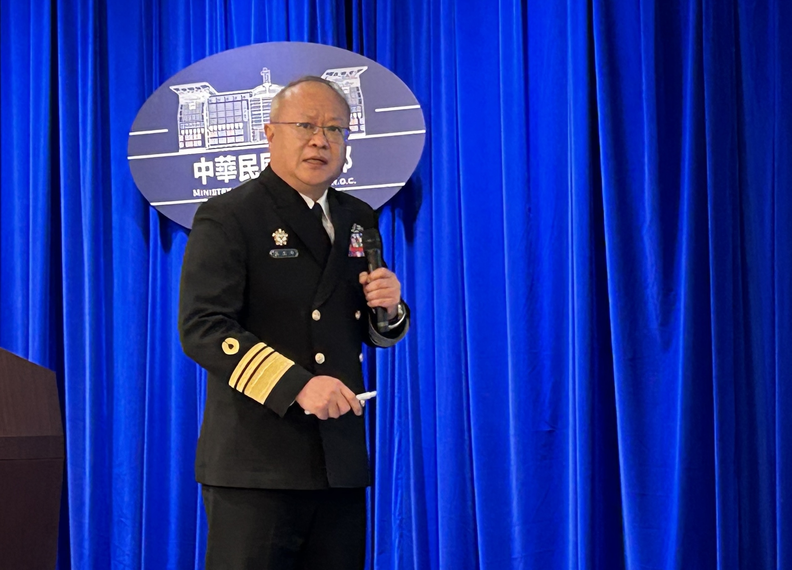 Le chef d’état-major de la marine, vice-amiral Wu Li-ping lors d'une conférence de presse régulière du ministère de la Défense le 26 décembre 2023 (photo : RTI林詠青)