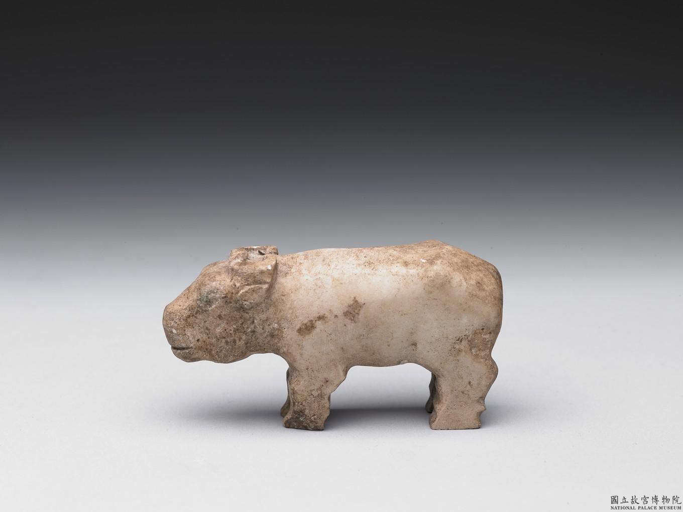 Image 1: Sculpture en pierre d'un bœuf (source MNP)