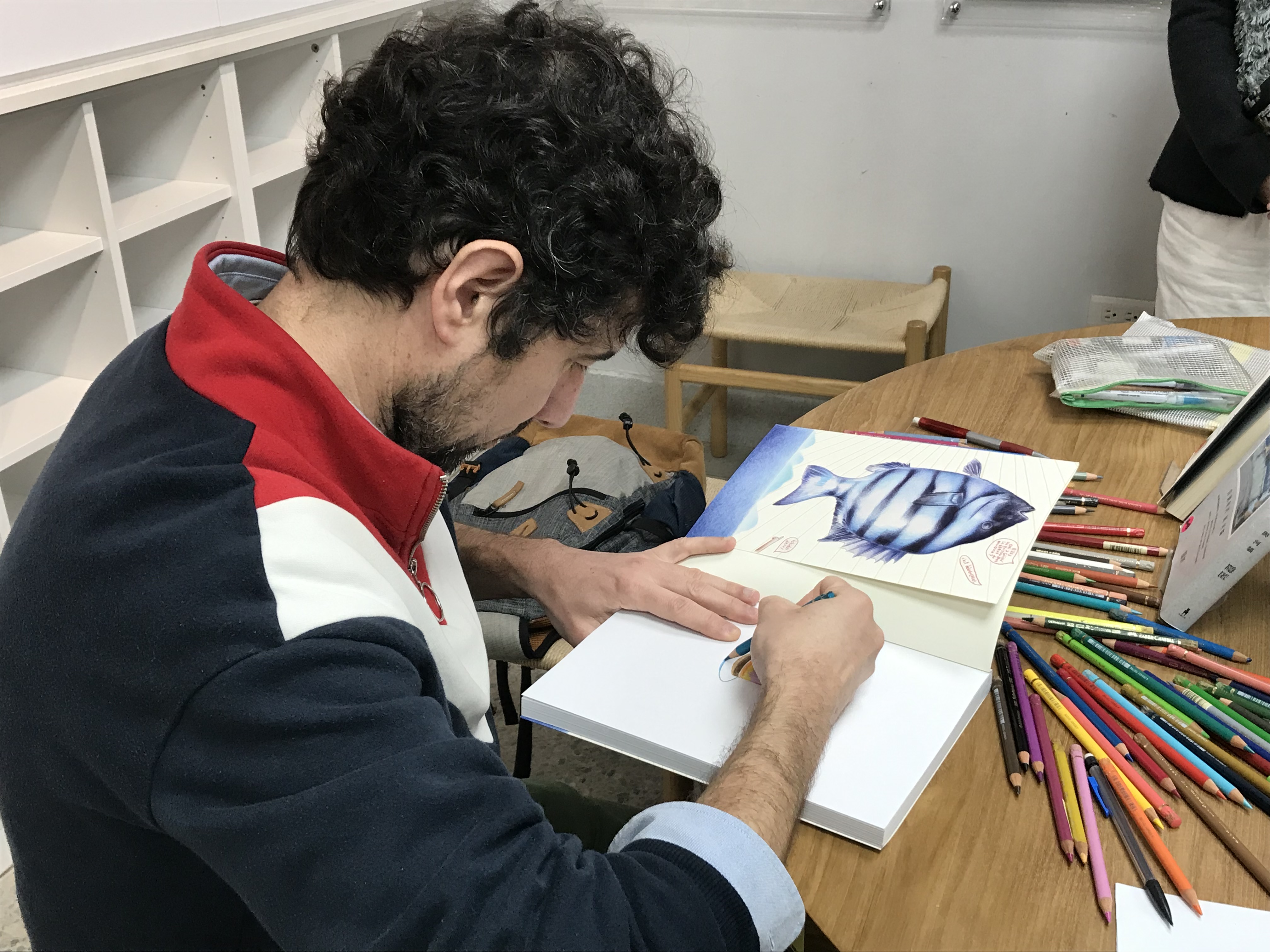 L'auteur et illustrateur français Florent Chavouet, qui est actuellement en résidence à la Taiwan Litterature Base (Image : RTI)