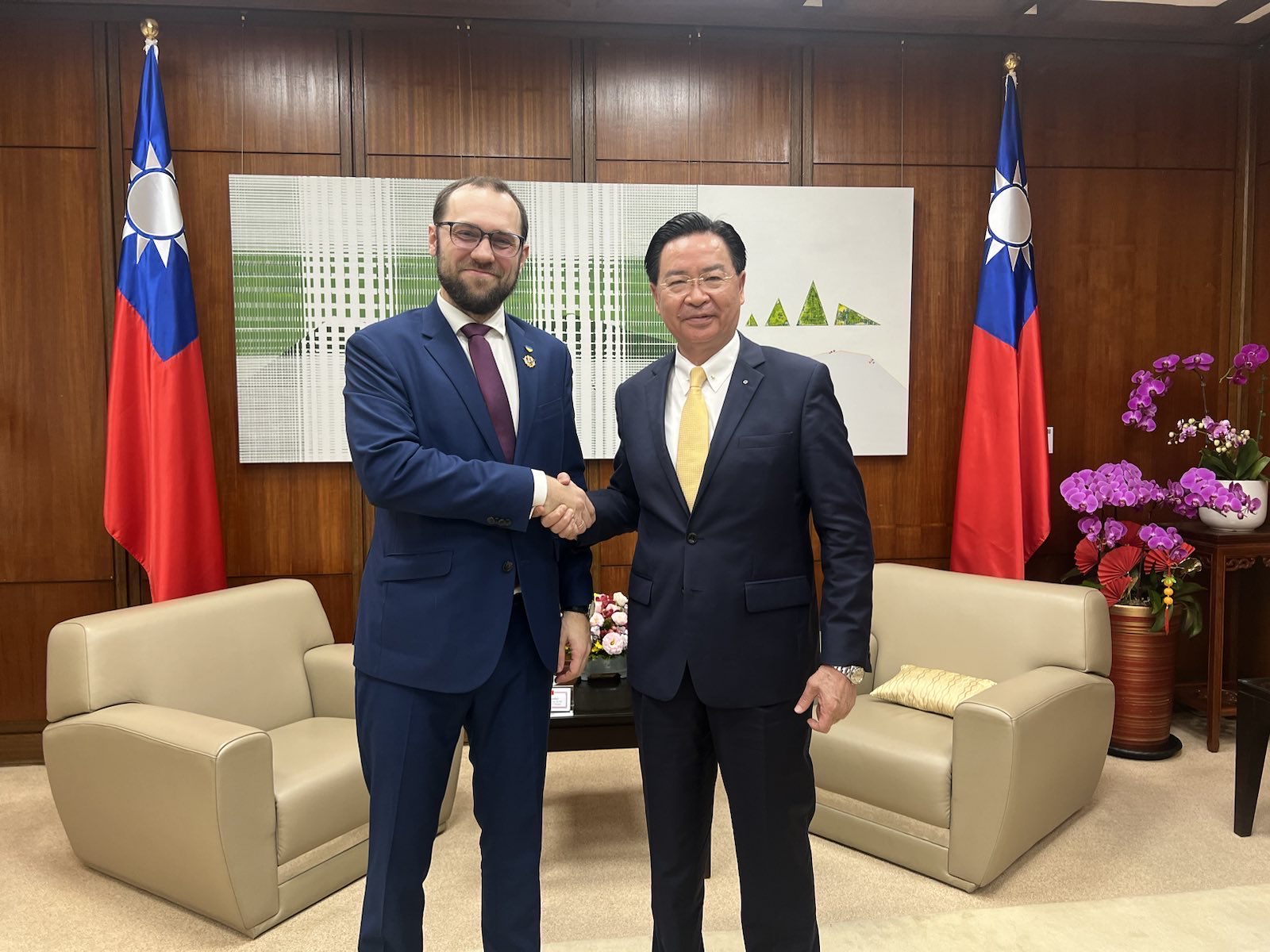 Tomáš Kopečný, envoyé du gouvernement tchèque pour la reconstruction de l'Ukraine, mène actuellement une délégation à Taïwan, où il a notamment rencontré le ministre des Affaires étrangères Joseph Wu (photo : MOFA)