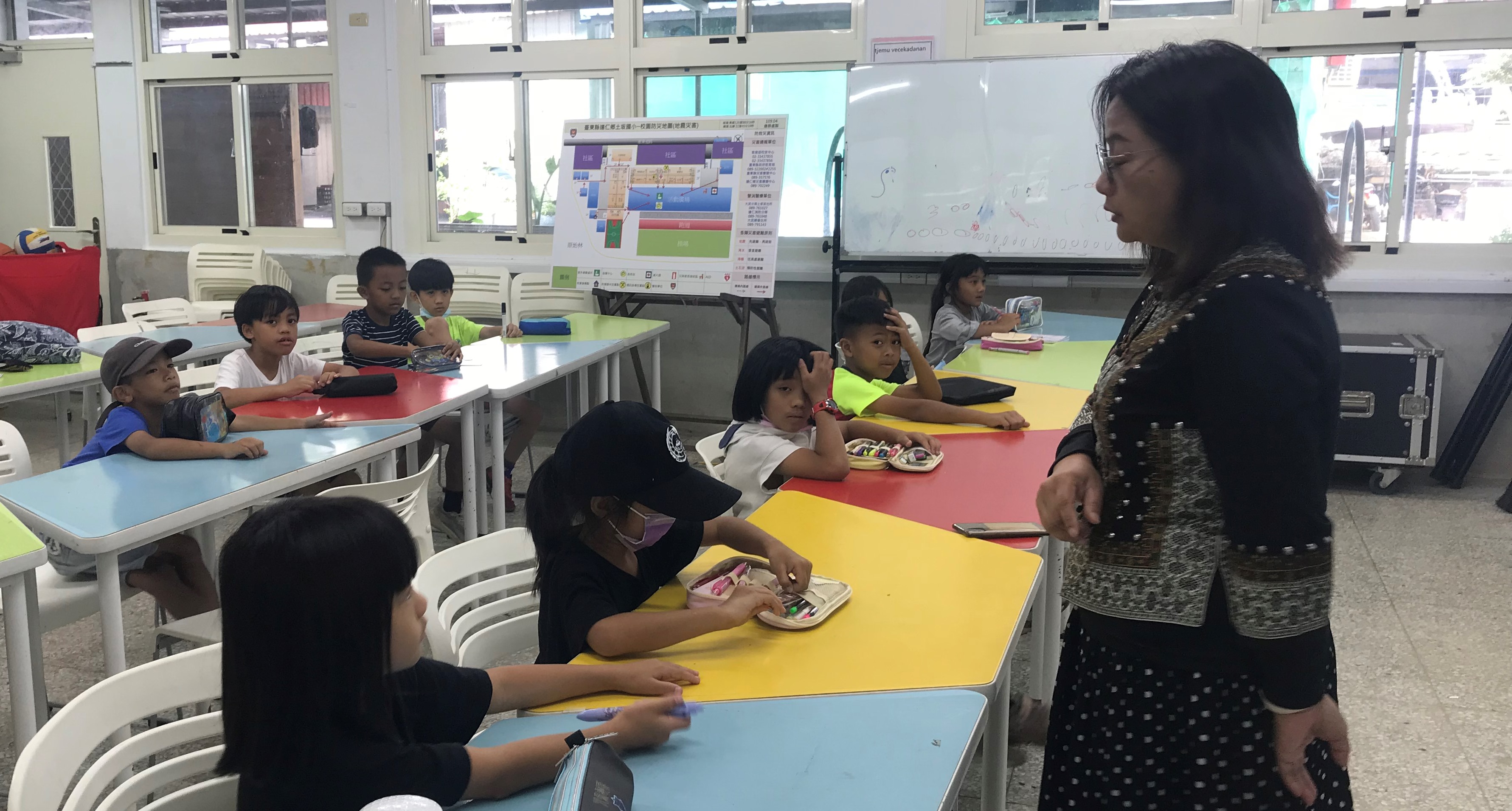 Cours de langue paiwan à l'école Vusam (photo Rti)