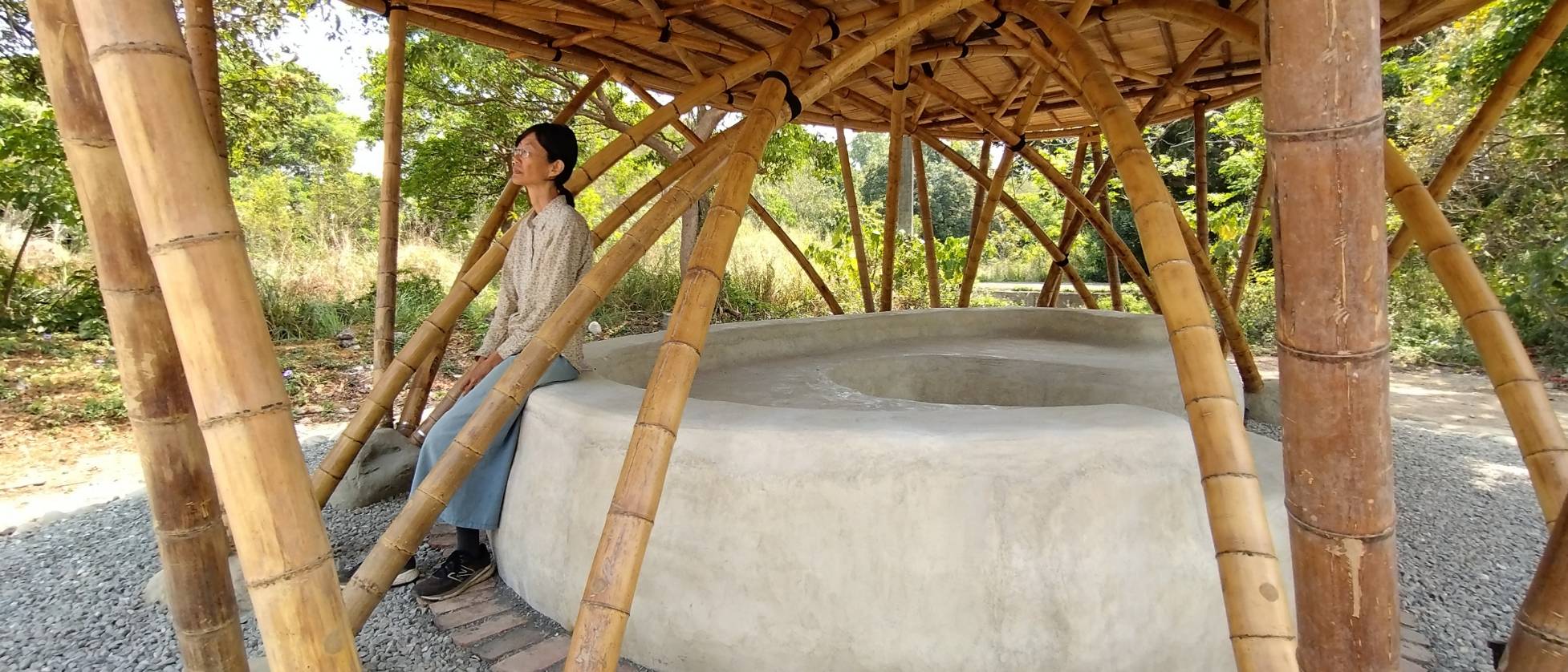 邊竹 nouvelle construction d'Iris et d'A-Yao à Douliu pour le Congrès Mondial du Bambou, réalisée avec des volontaires (photo : 自然心地)