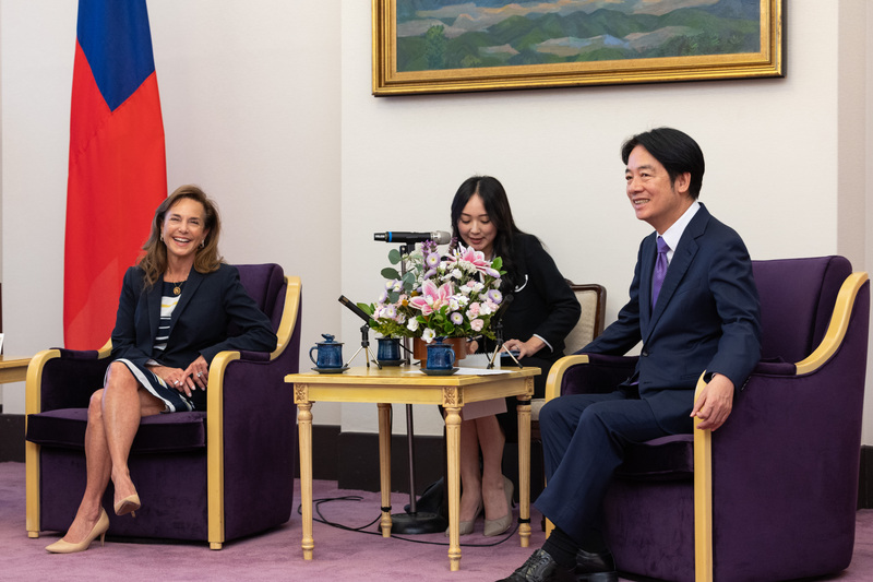 Le Président élu Lai Ching-te a rencontré une délégation parlementaire américaine conduite par  Lisa McClain, secrétaire générale du groupe républicain de la Chambre des représentants américaine (photo : CNA)
