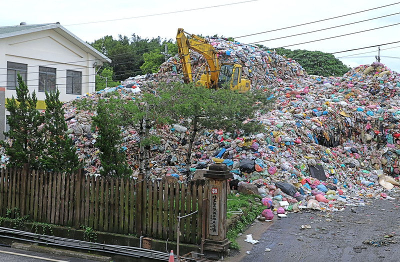 Le ministère de l'Environnement veut résoudre l'accumulation de déchets dans les décharges d'ici 4 ans