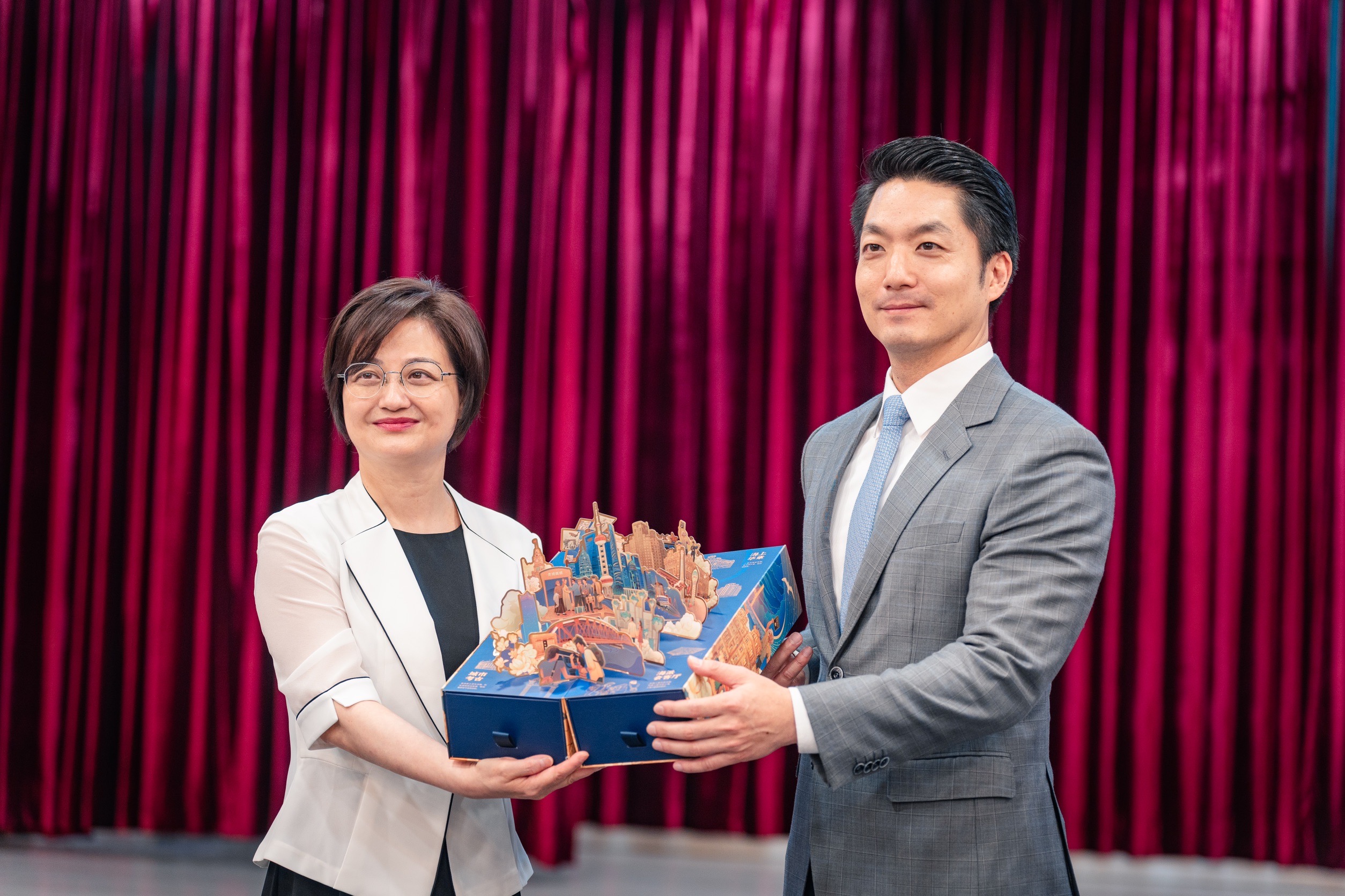 Le maire de Taipei Chiang Wan-an rencontre la directrice du Bureau des affaires taïwanaises de Shanghai  (Image : ville de Taipei)