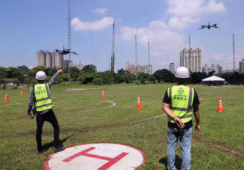 démonstration des fonctions des drones de sauvetage en cas de catastrophe par les pompiers (photo CNA)