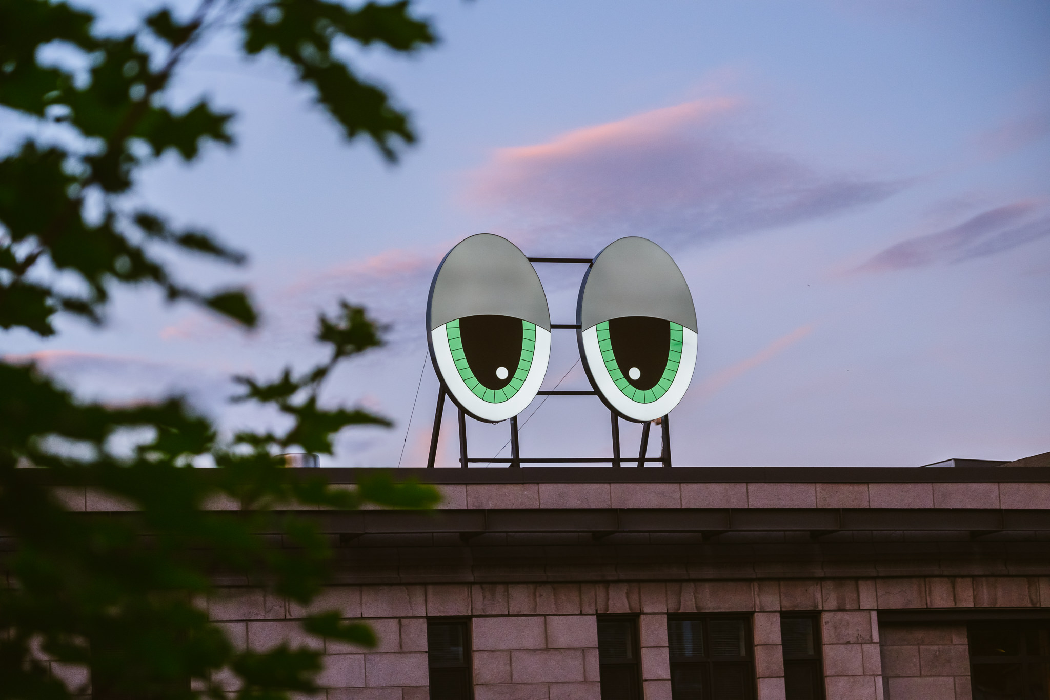 Exposition Big Other à Québec, de Pierre&Marie (photo : EXMURO, transmis par Amnesty International)