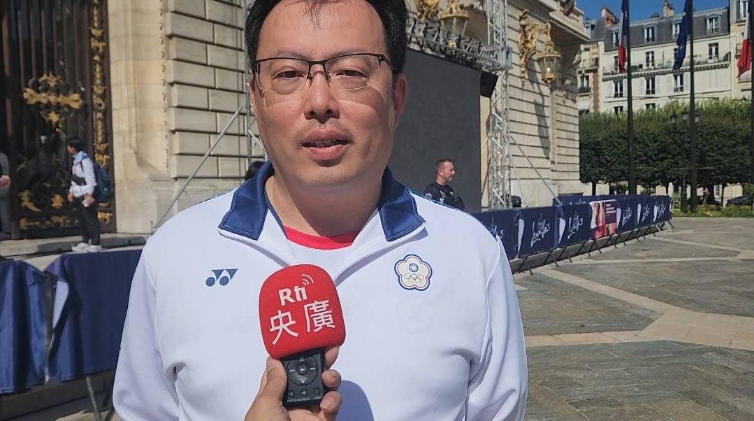 Cheng Shih-chung, directeur du bureau du sport répond aux questions de Rti (Photo Rti)