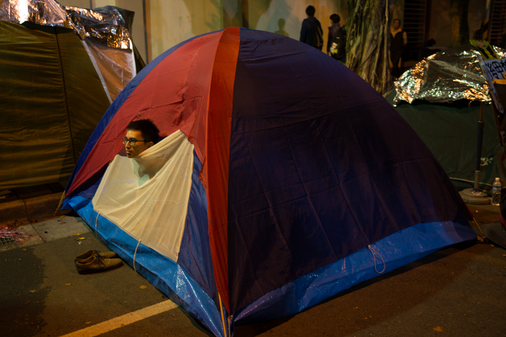 Un étudiant qui campe près du Yuan législatif lors du Mouvement des Tournesols en 2014 (photo : Sasa)